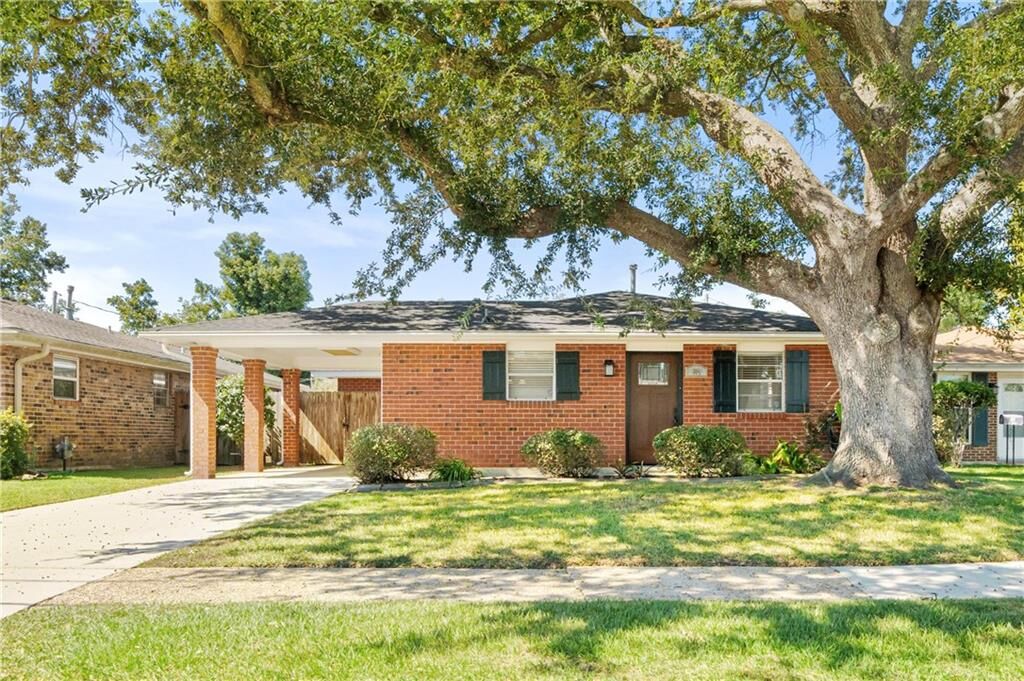Property Photo:  804 Sophia Street  LA 70123 