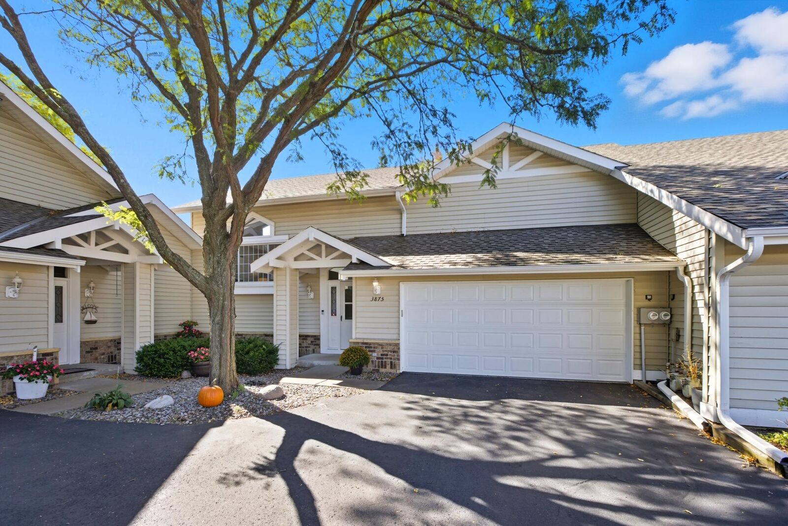 Property Photo: 3875 Niagara Lane N MN 55446