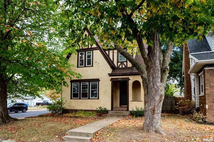 Property Photo: 2011 W Barker Avenue IL 61604