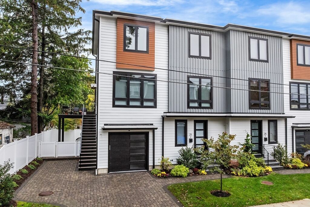 Property Photo:  25 Tolman St 2  MA 02453