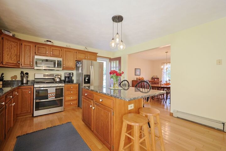 Property Photo:  10 Autumn Ln  MA 01504 