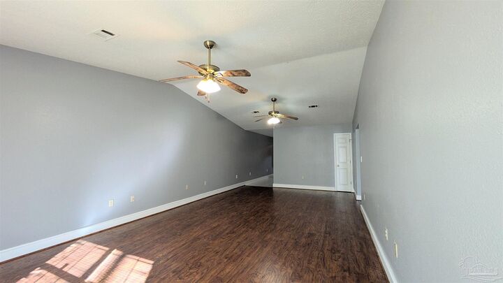 Property Photo: 912 Rentz Ave B FL 32507