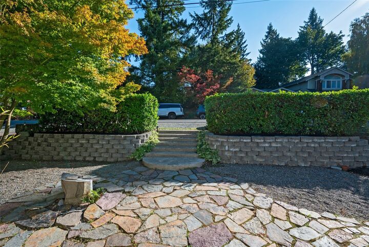 Property Photo: 3911 88th Avenue SE WA 98040