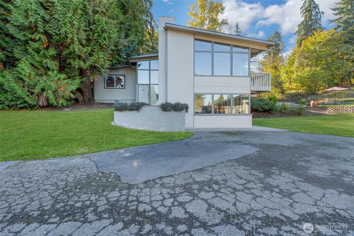 Property Photo:  8726  Fruitland Avenue E  WA 98371