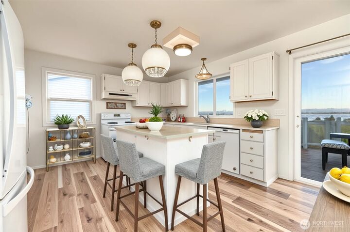 Property Photo: 1535 Watkins Dr WA 98282