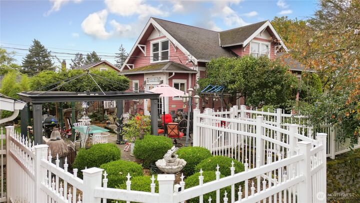 Property Photo:  401 E 35th Street  WA 98404 