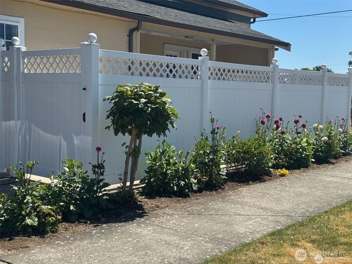 Property Photo: 518 Edson Street WA 98264