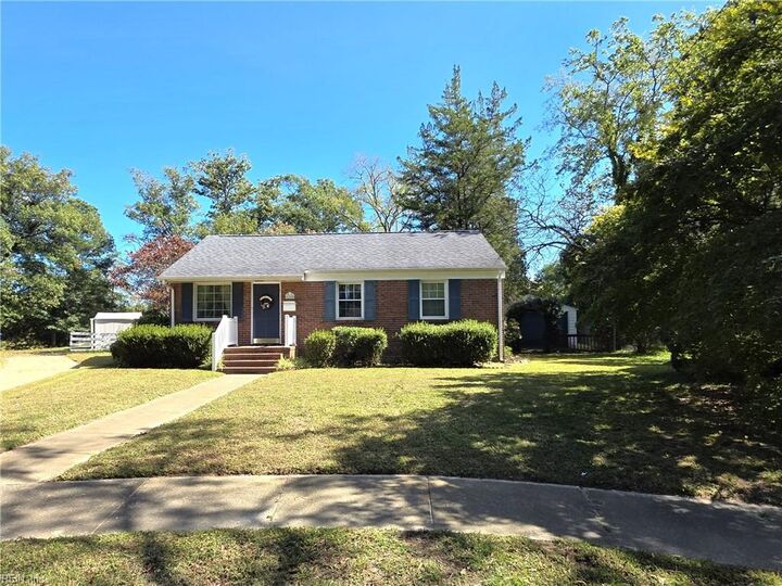 Property Photo: 6508 Eva Cir VA 23509