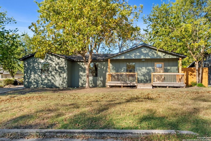 Property Photo:  1264 S Academy Ave  TX 78130 