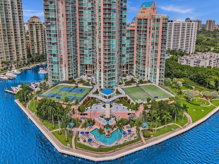 Property Photo: 3370 Hidden Bay Dr 2607 FL 33180