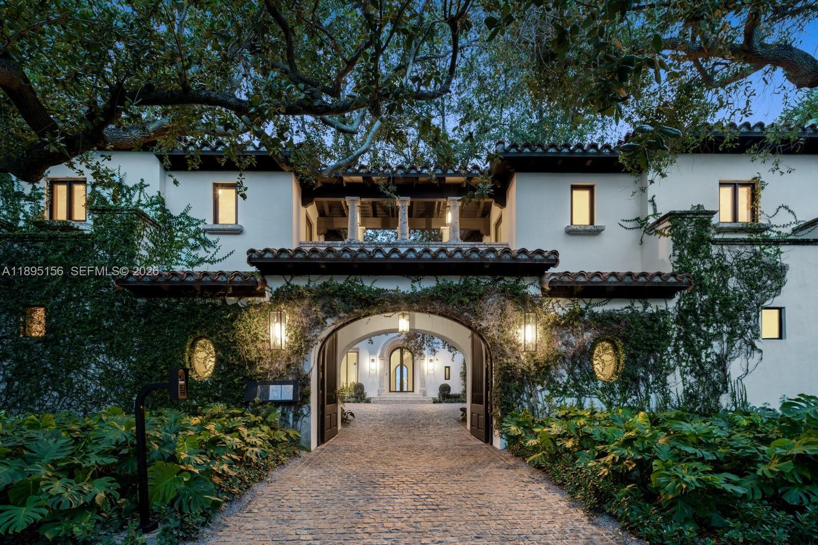Property Photo:  5300 N Bay Rd  FL 33140 