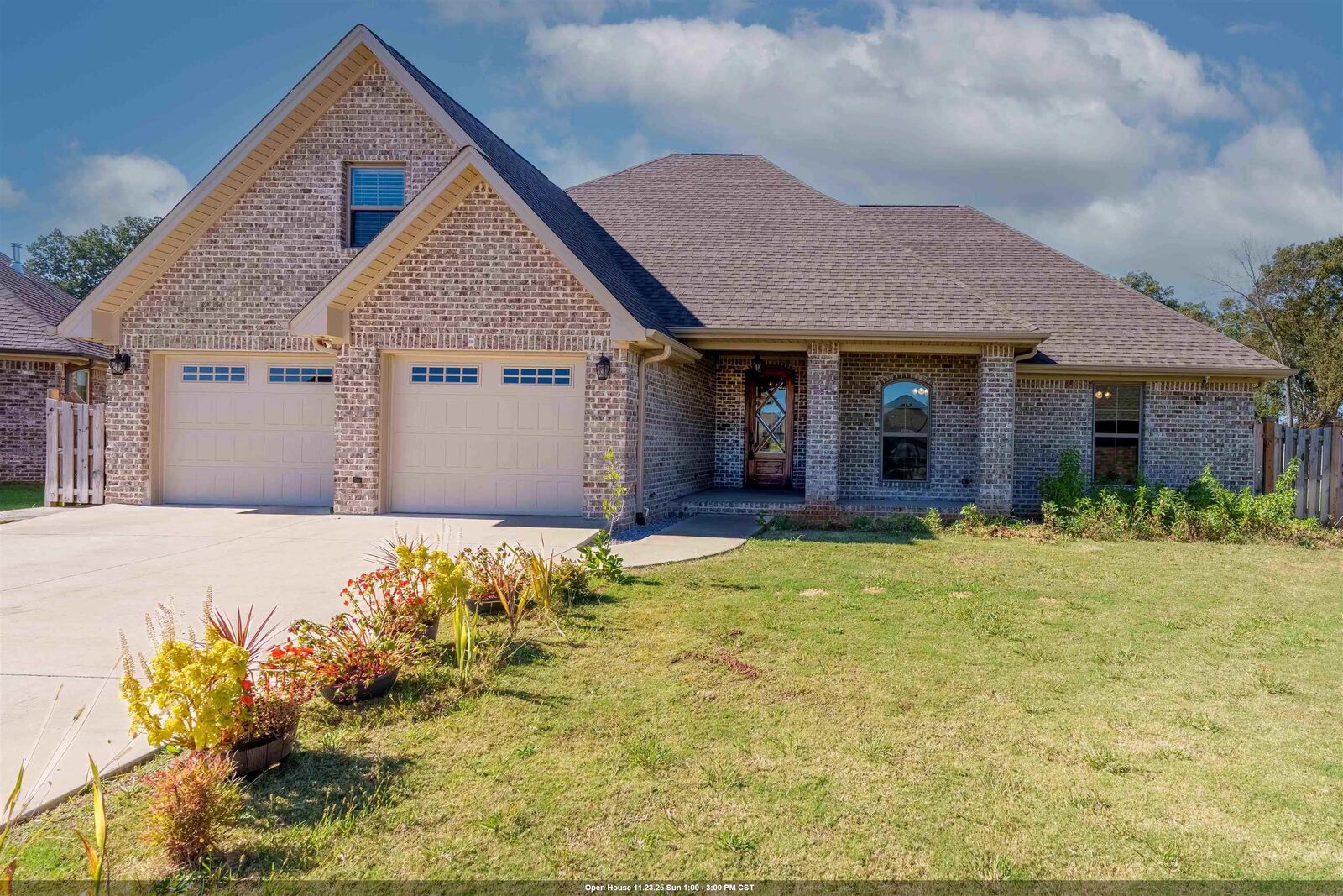 Property Photo:  118 Scarlette Ln  AL 35661 - MUSCLE S 