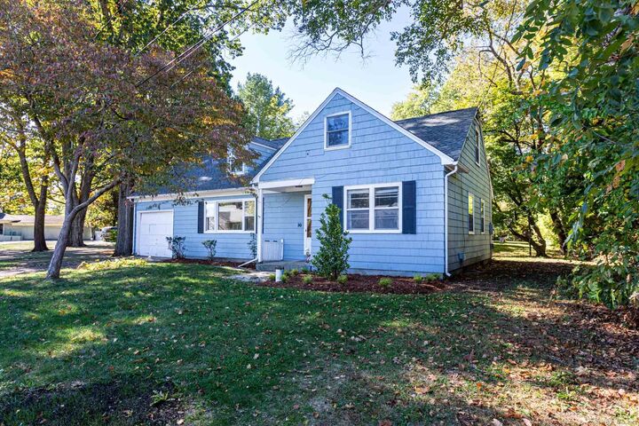 Property Photo:  10 Lakeview Park  CT 06237 