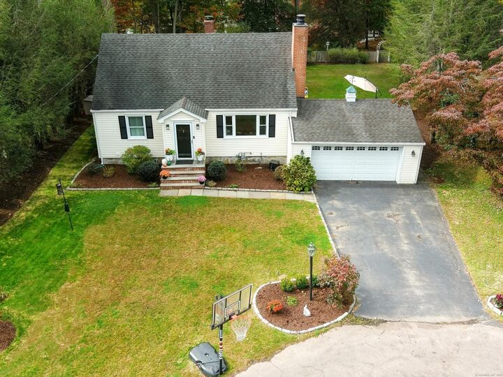 23 Robert Court  Fairfield CT 06824 photo