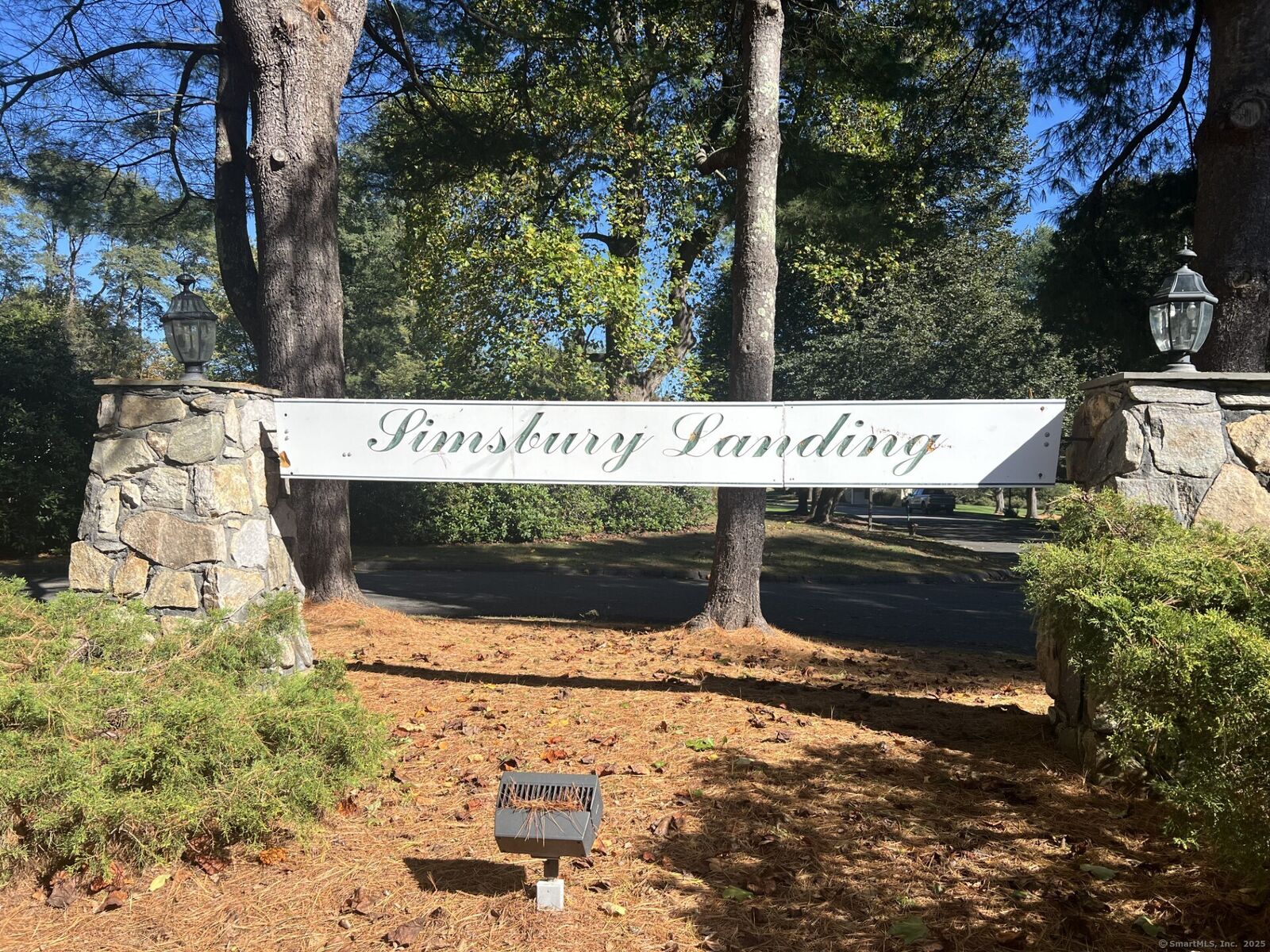Property Photo: 34 Simsbury Landing 34 CT 06070
