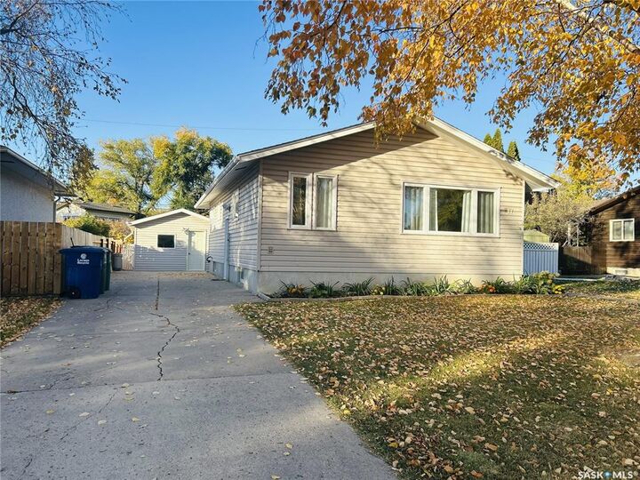 Property Photo: 17 Mitchell Street SK S7H 3E9