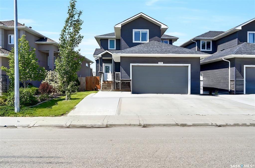 Property Photo: 226 Gillies Street SK S7V 0J7