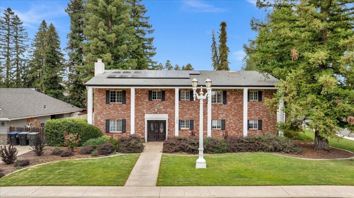 Property Photo: 244 E Dorothea Court CA 93277