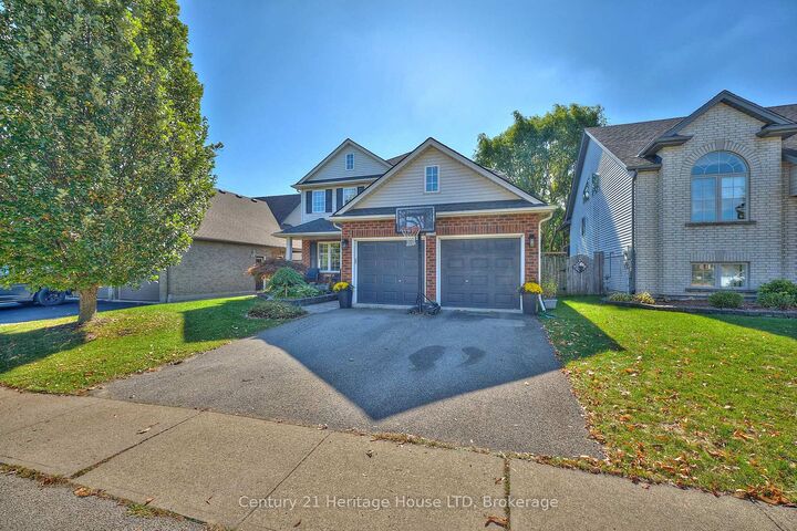 Property Photo:  4 Arlene Street  ON L2S 4C9 