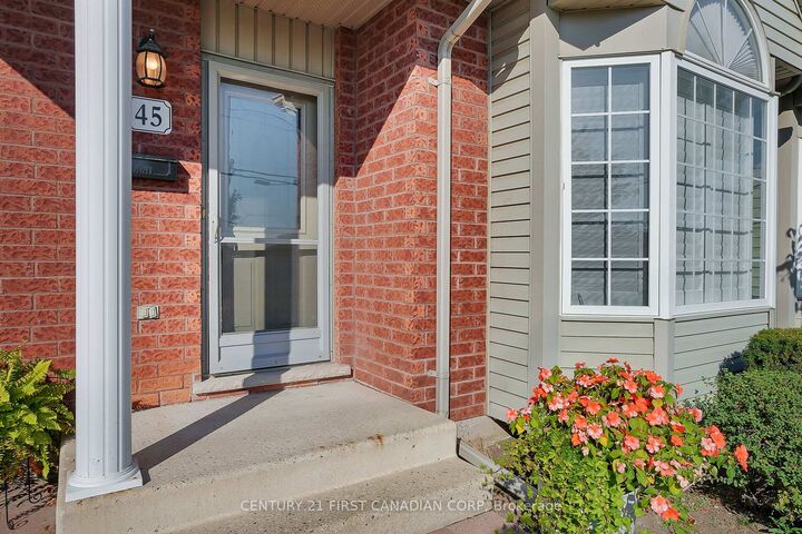 Property Photo: 1555 Highbury Avenue N 45 ON N5Y 5R3