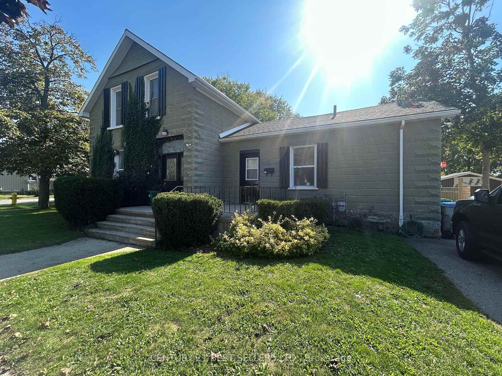 Property Photo: 115-117 Britannia Road W ON N7A 2B4