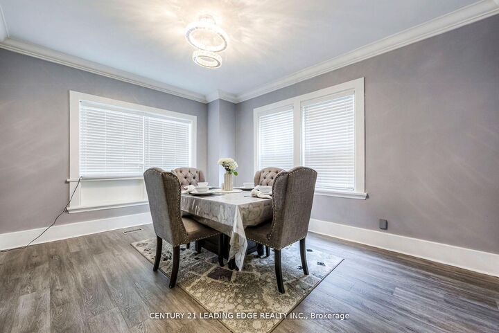 Photo de la propriété: 214 Aylmer Street ON K9J 3K4