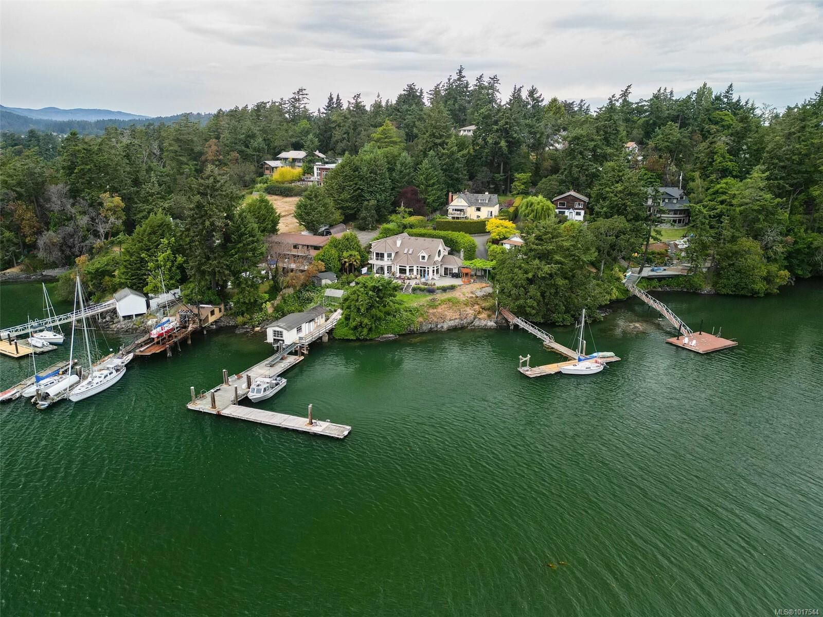 Property Photo:  8 Lighthouse Lane  BC V9B 1A6 