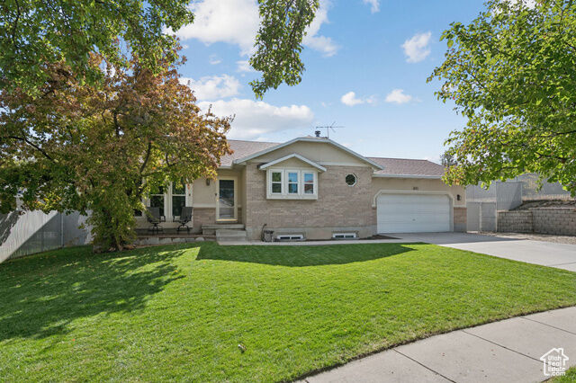 Property Photo: 1891 W Orchard View Cir S UT 84095