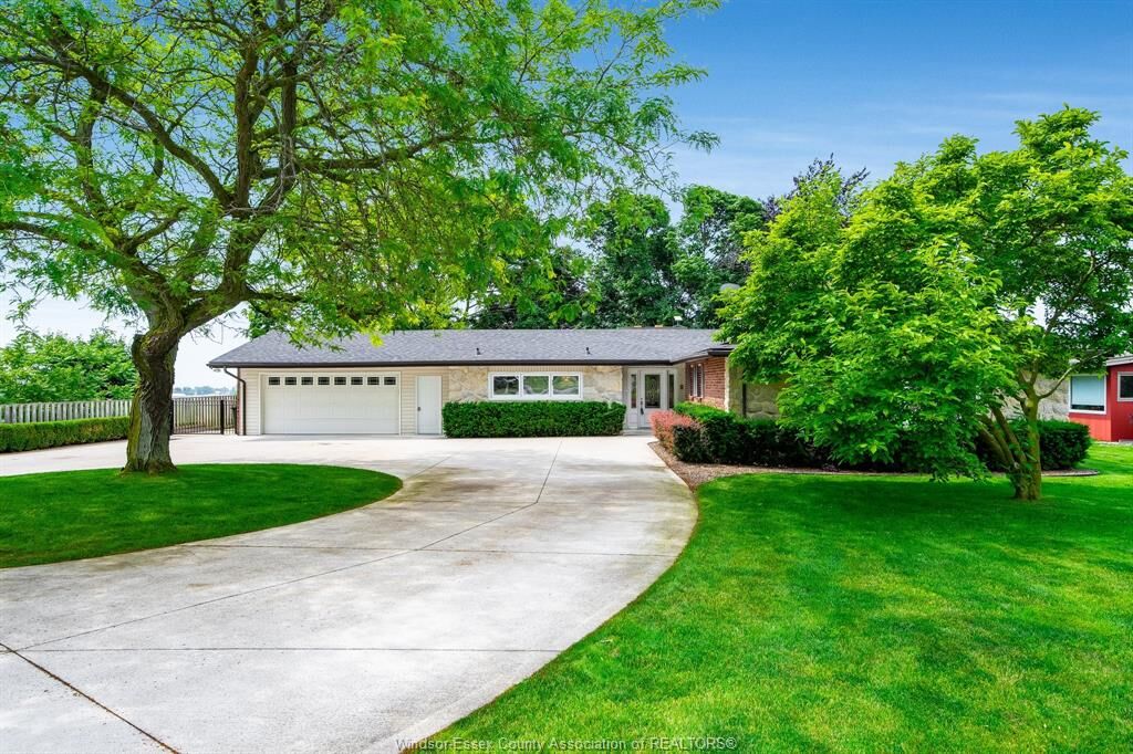 Property Photo: 26 Crest View Drive ON N8H 4H8