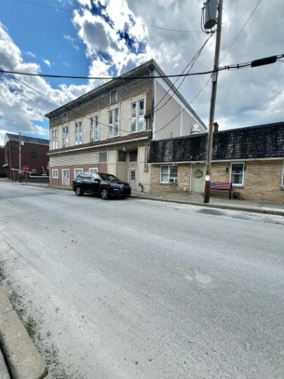 Property Photo: 40 Race St 2A PA 15665