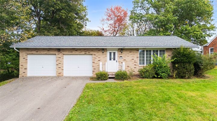 Property Photo: 105 Teakwood Rd PA 16001