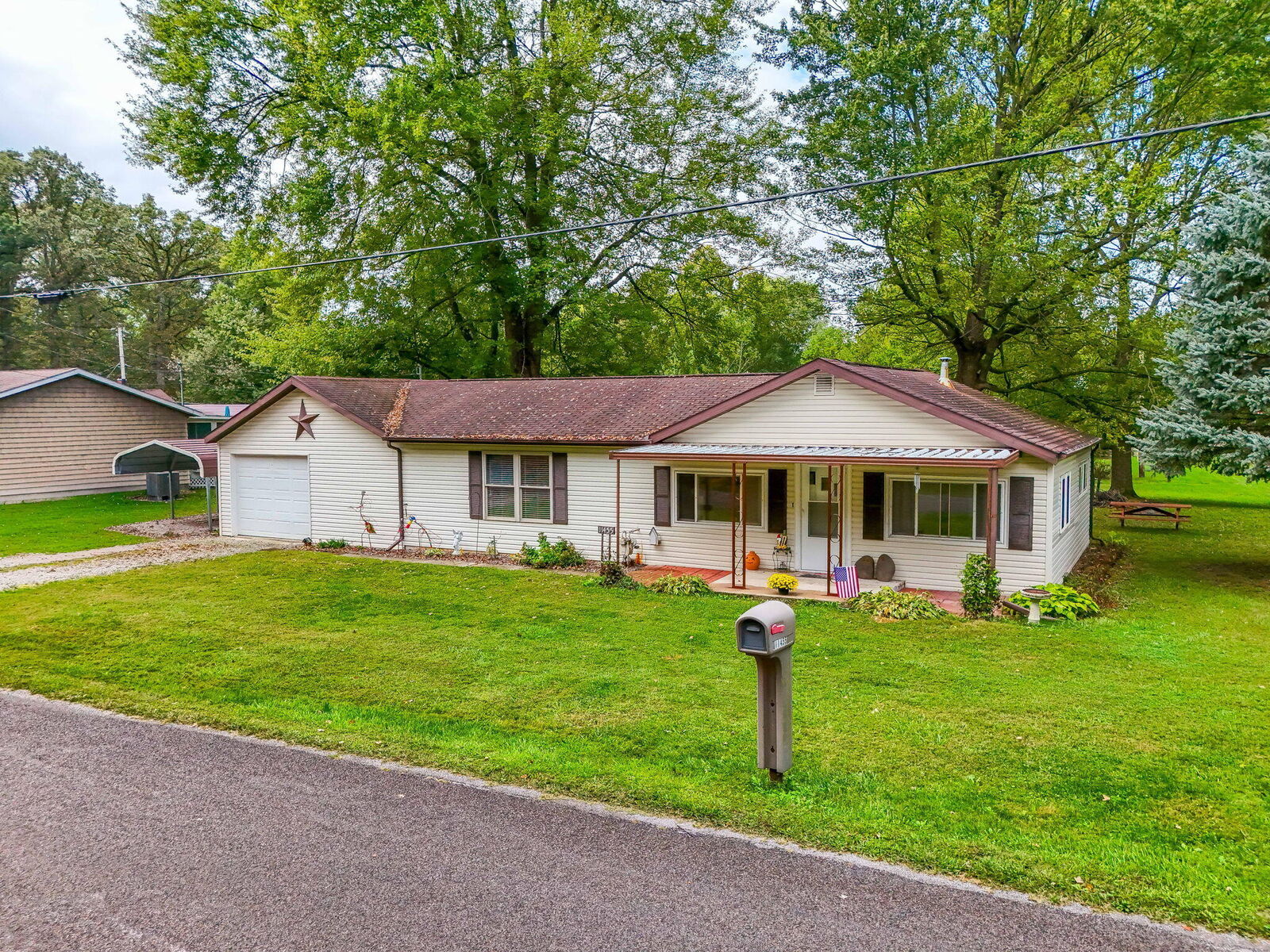 Property Photo: 11455 Oak Street OH 43331