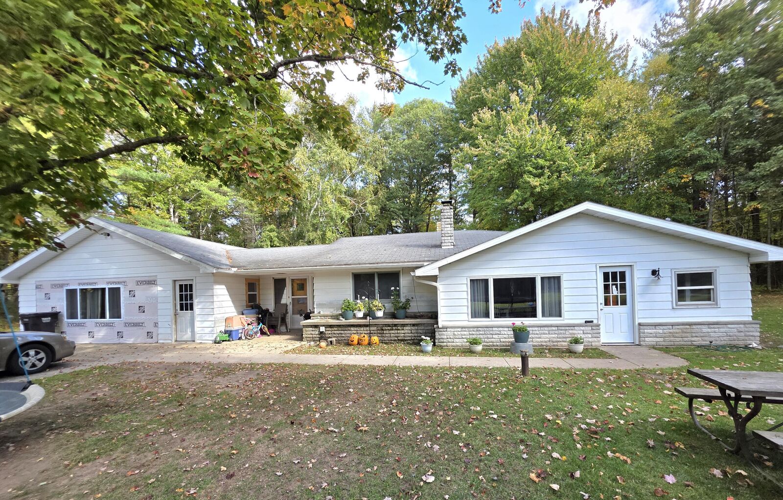 Property Photo: 186 N Everett Road MI 48740