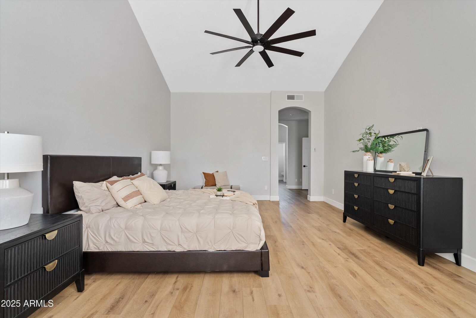 Property Photo:  1831 E Linda Lane  AZ 85234 