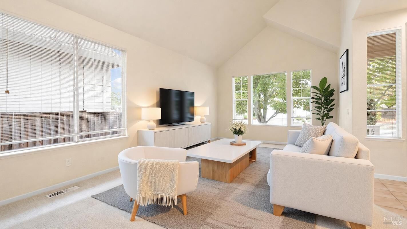 Property Photo:  305 Hansbery Way  CA 95409 