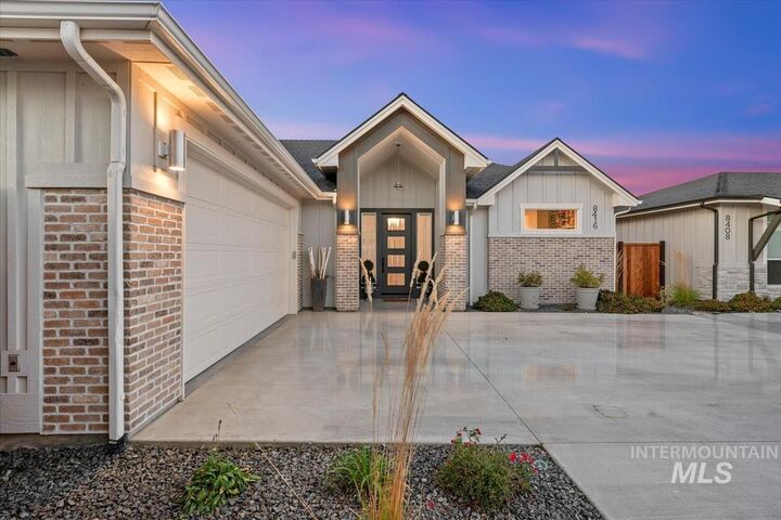 Property Photo: 8416 W Meltwater Ln ID 83616