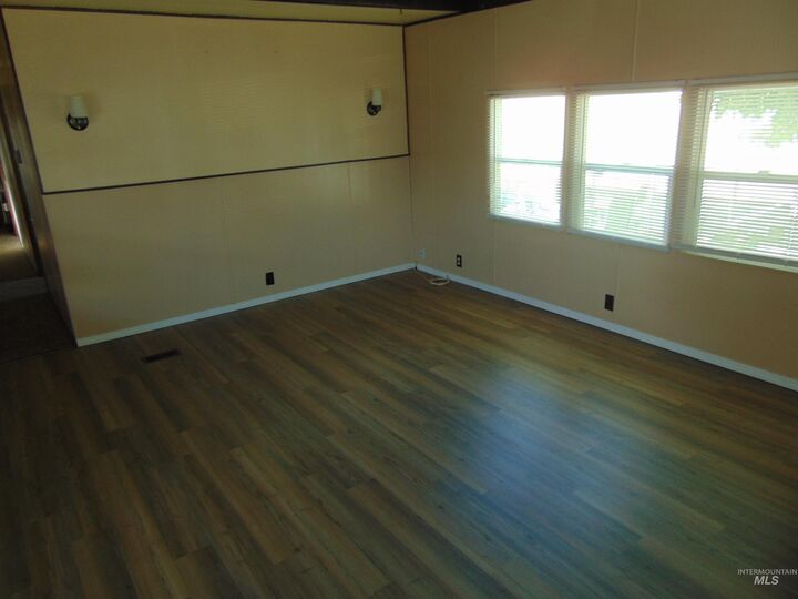 Property Photo:  1227 Alder Ave. 7  ID 83501