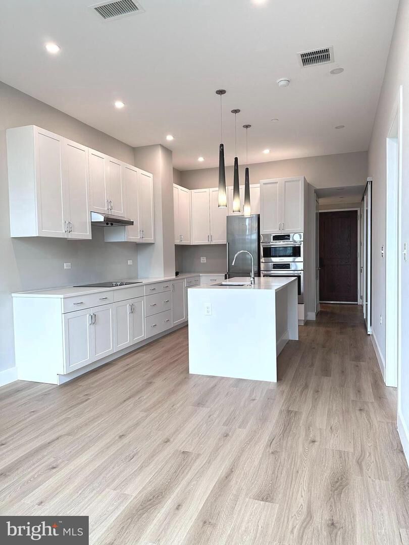Property Photo:  801 N Fairfax Street 214  VA 22314 