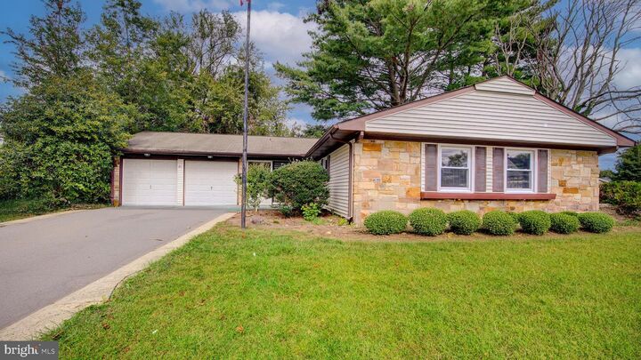 Property Photo: 81 Gardenbrook Lane NJ 08046