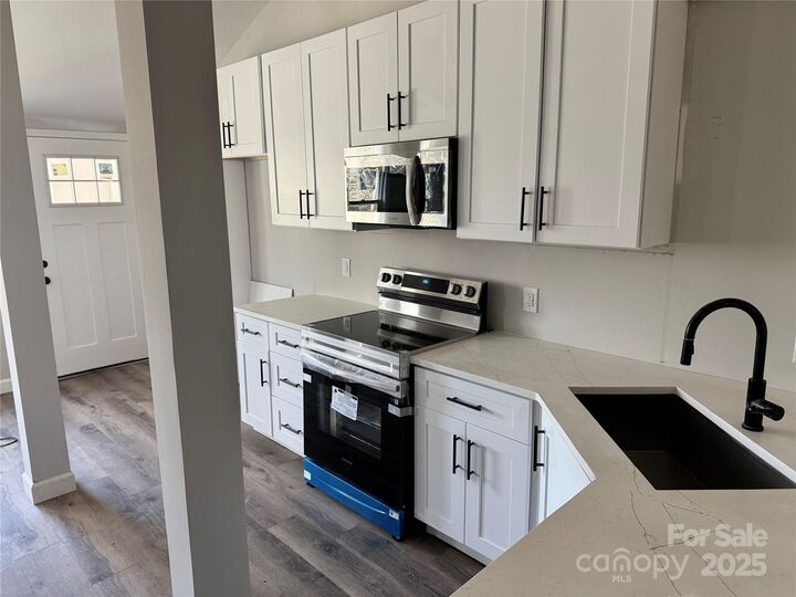 Property Photo: 113 Saluda Street SC 29706