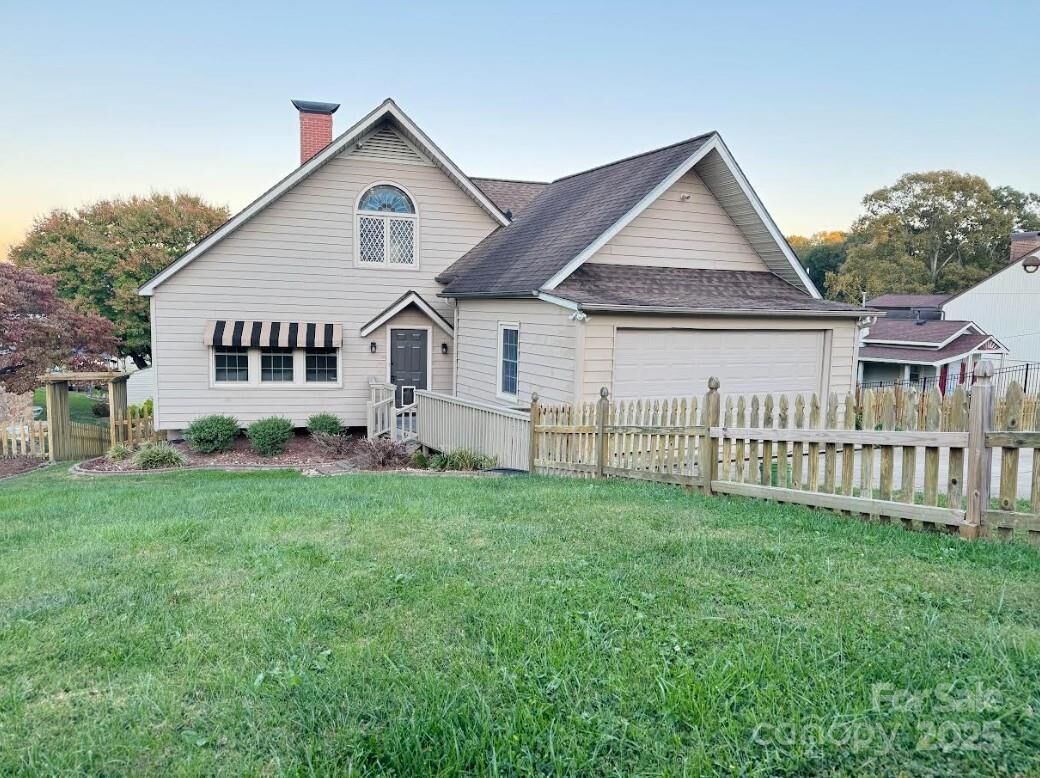 Property Photo: 4202 6th Street NW NC 28601