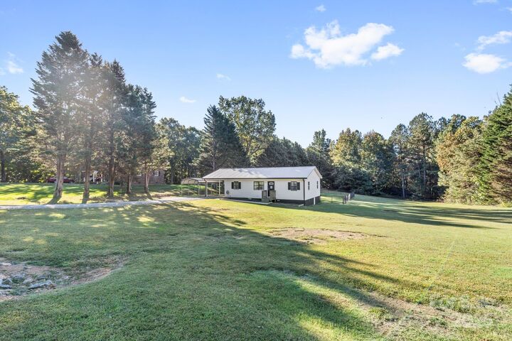 Property Photo: 346 Allendale Lane NC 28681