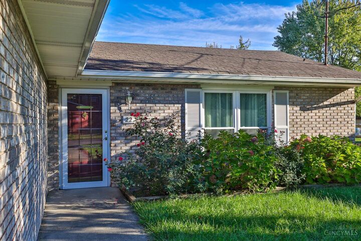 Property Photo: 22 Meadowview Court OH 45014