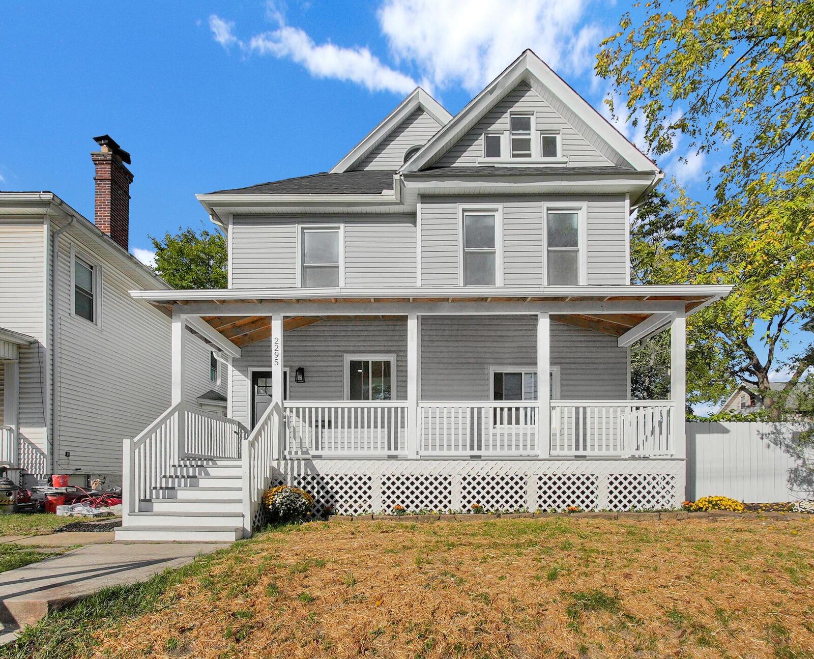 Property Photo: 2295 N 4th Street OH 43202