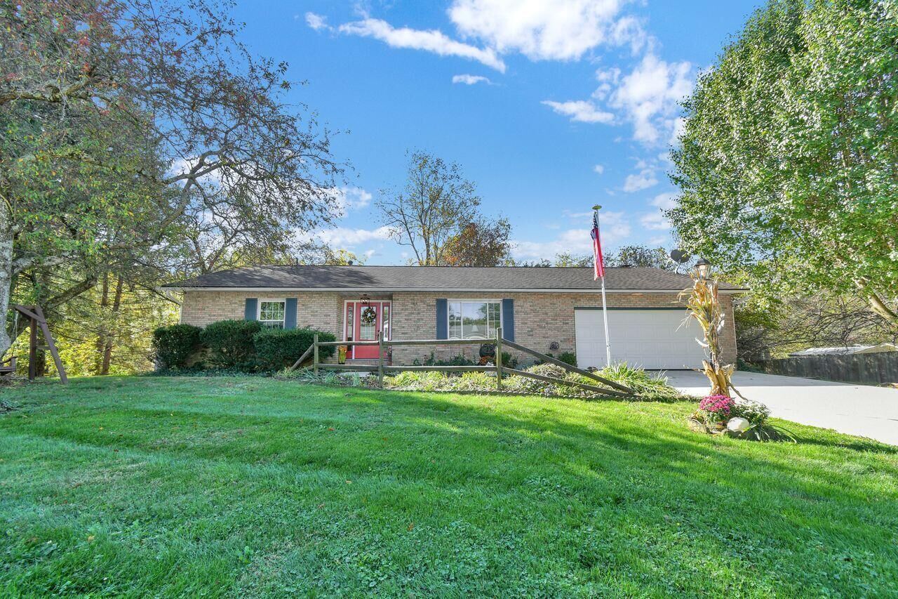 Property Photo: 49 Kenwick Circle OH 43023