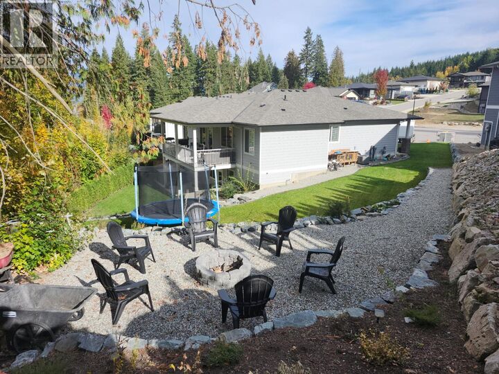 Property Photo: 20 15th Avenue Southeast BC V1E 0G3