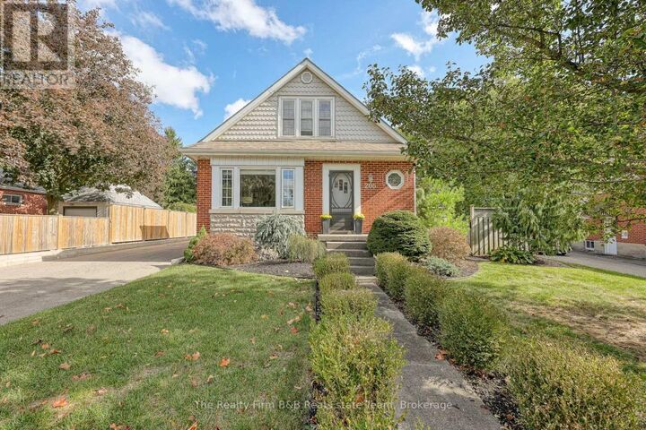 Property Photo:  206 Sydenham Street  ON N4S 7B9 