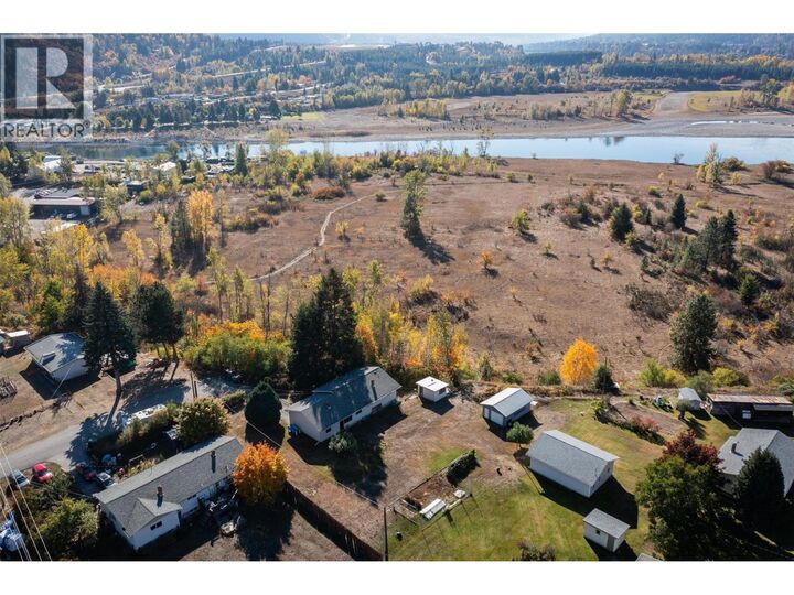 Property Photo: 832 Kootenay Road BC V1N 4K2