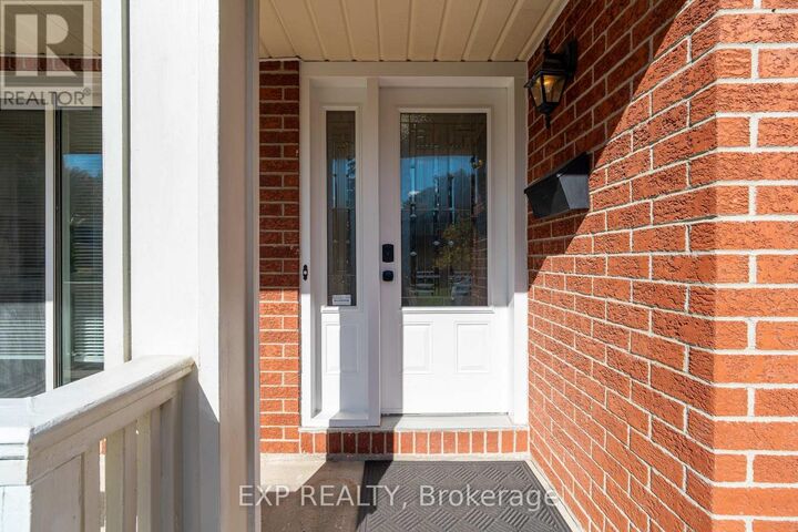 Property Photo: 32 Maple View Crescent ON K2G 5J6