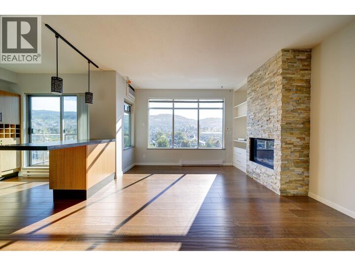 Photo de la propriété: 619 Victoria Street 907 BC V2C 6W7